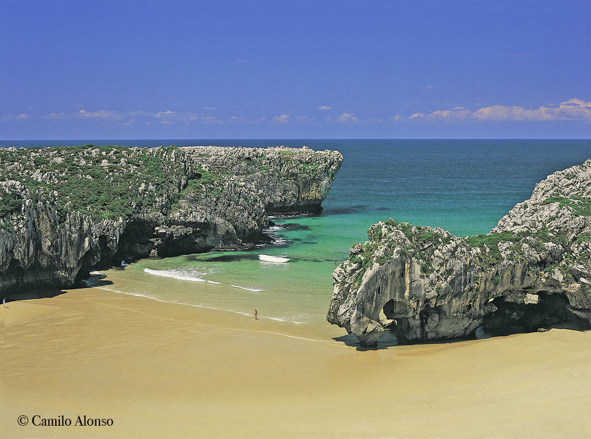 Playa Cuevas del Mar. Llanes